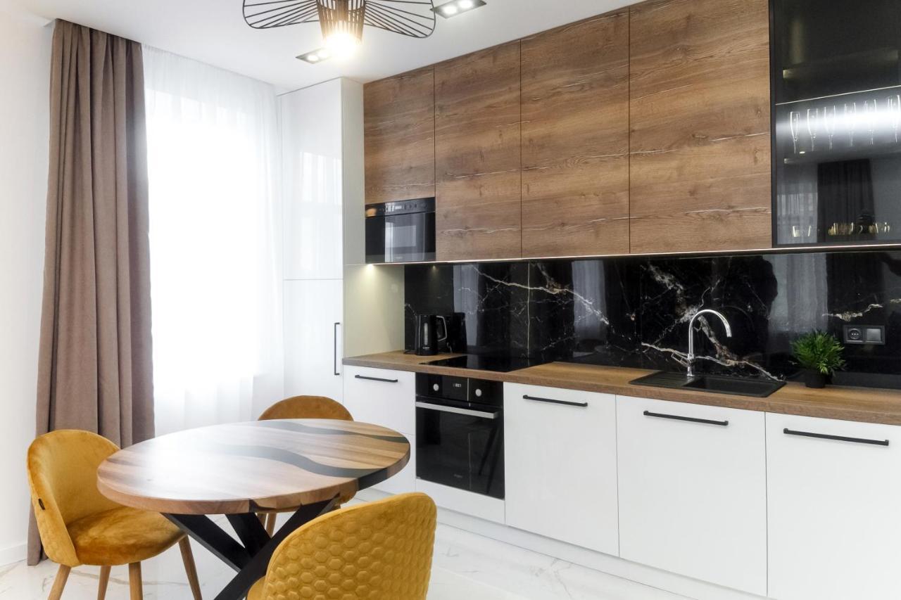 Vip Центр Львова Джакузі Камін Площа Ринок Luaran gambar